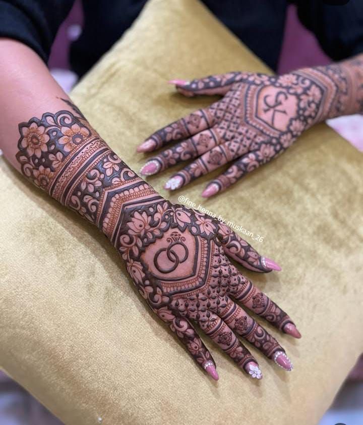 Portrait Mehendi Artists